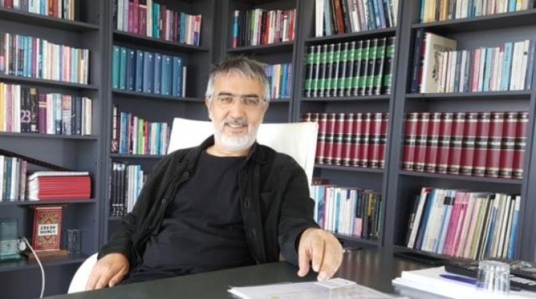 Eski Bakan Erkan Mumcu'nun 'Yasak Aşk' Yaşadığı Evli Gazeteci Kim?