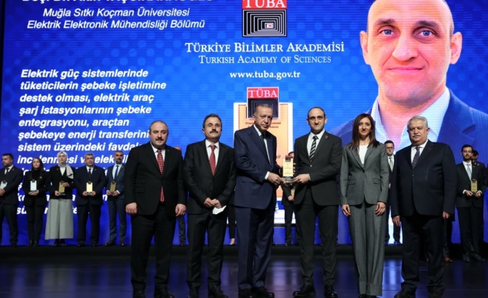 MSKÜ'nün Öğretim Üyesi Doç. Dr. Taşçıkaraoğlu'na Cumhurbaşkanından Ödül