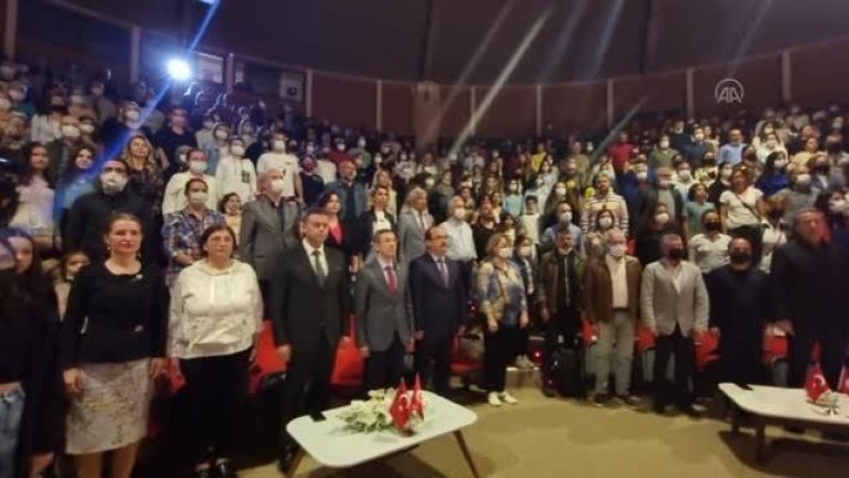 Bodrum'da Öğrenciler "Bir Aydınlığın Adıdır Mustafa Kemal" Adlı Gösteriyi Sahneledi