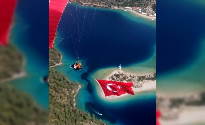 Fethiye'de 23 Nisan'da 1200 Metre Yükseklikte Türk Bayrağı Açtılar