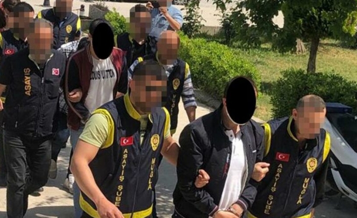Milas'ta Vatandaşı Terör Örgütü Yalanı ile 650 Bin TL Dolandıran Çete Yakalandı