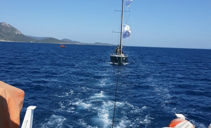 Bodrum'da Sürüklenen Tekneyi KIYEM Ekipleri Kurtardı