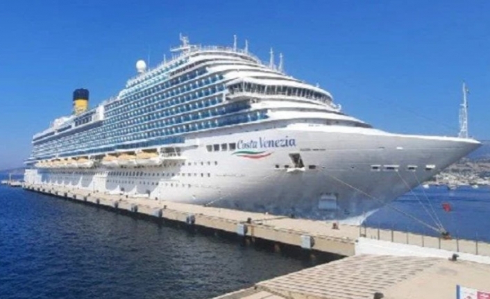 Dünyanın En Büyük Yolcu Gemilerinden Costa Venezia Bodrum’da