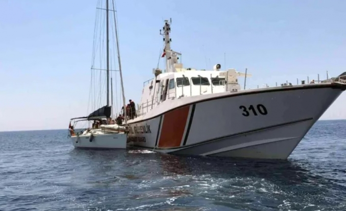 Marmaris'te Göçmenler Yelkenli Tekne ile Kaçarken Yakalandı
