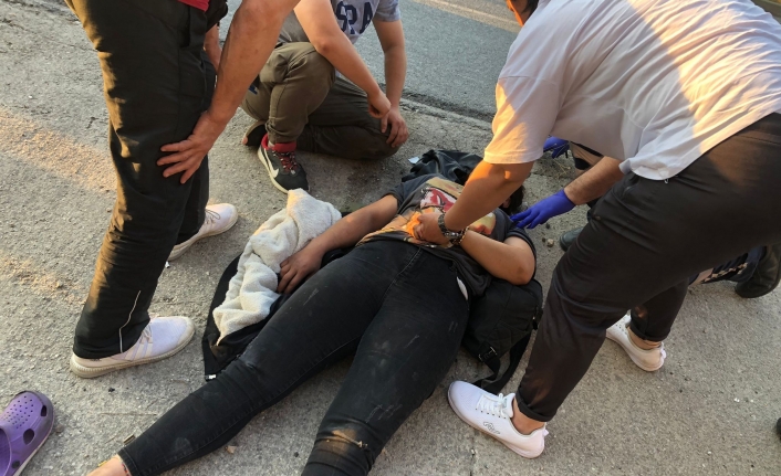Menteşe'de Kontrolden Çıkan Motosikletteki 2 Vatandaş Yaralandı