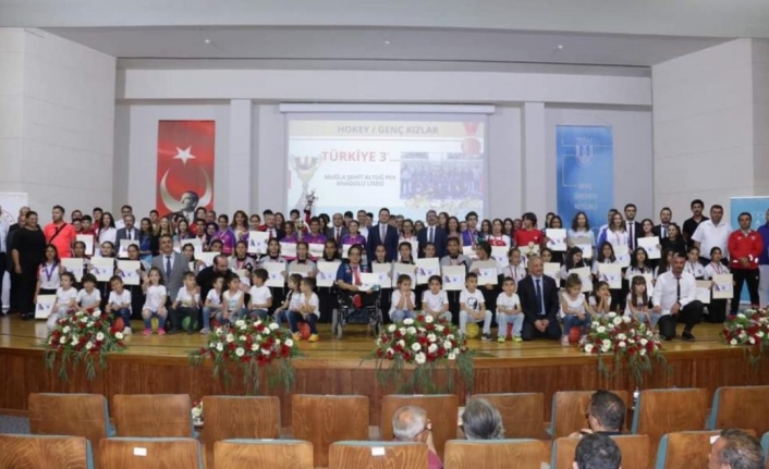 Muğla'da Okul Sporlarında Başarılı Öğrenciler Ödüllendirildi