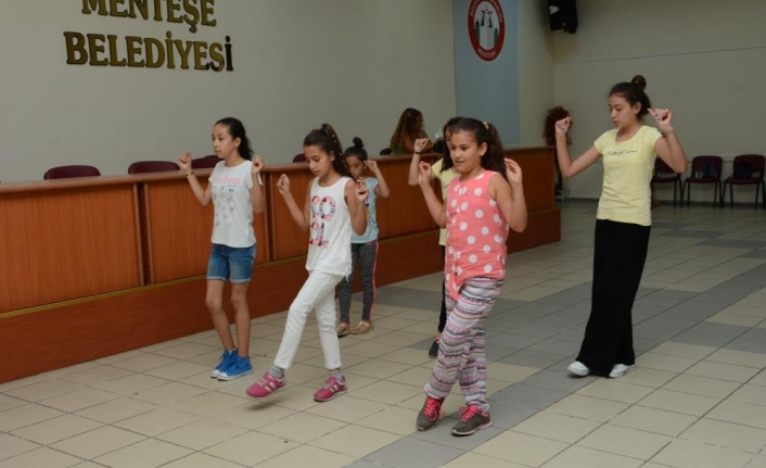 Menteşe Belediyesi, Çocuklara 26 Farklı Branşta Ücretsiz Kurs