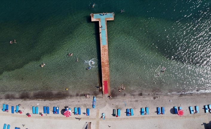 Fethiye'de Okulun İşlettiği Plajda Mavi Bayrak Dalgalanıyor