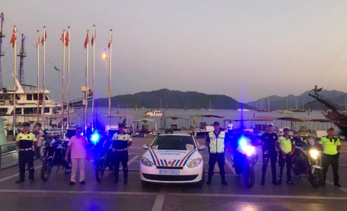 Jandarma, Marmaris'te Emniyet Kemerinin Önemini Anlattı