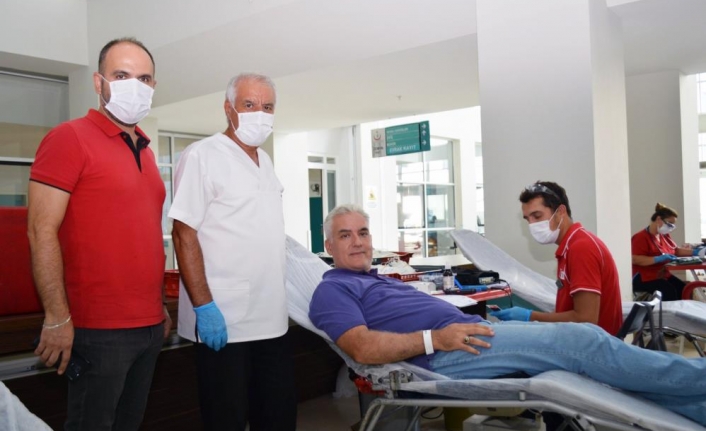 Muğla'da Sağlıkçılardan Kan Bağışı